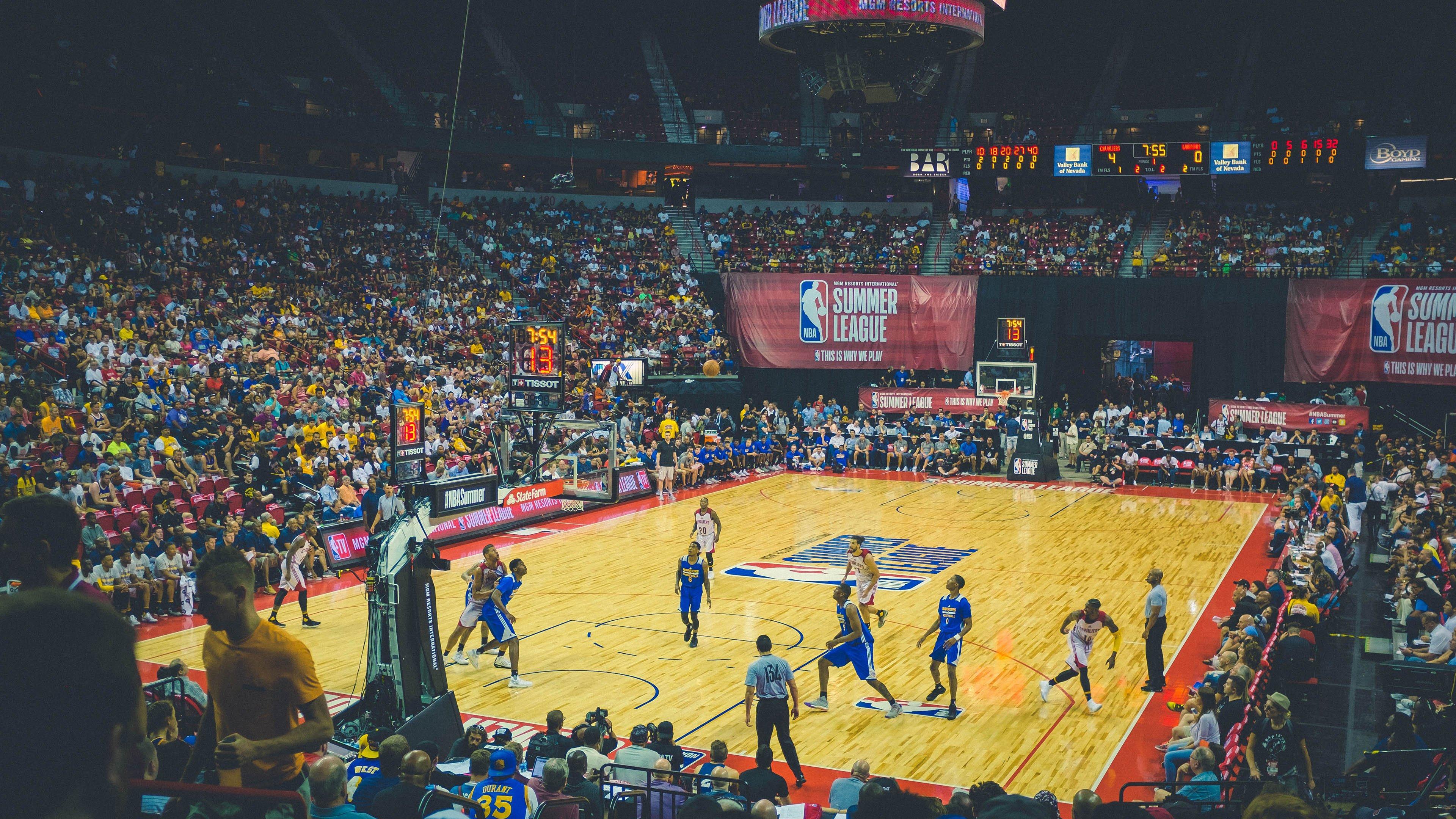 尼德豪泽深情回忆赛场兄弟情，与凯肖恩·乔治的较量塑造了我们