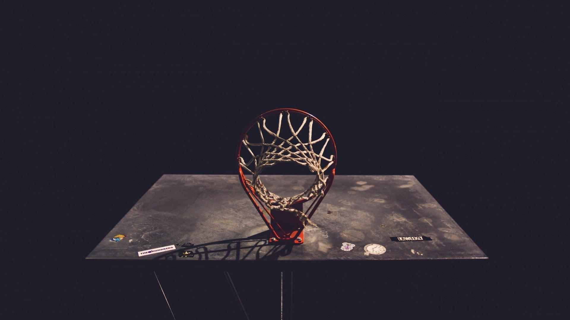 红魔帅位悬而未决，天空体育，曼联为避赔偿金，夏窗前或维持临时架构